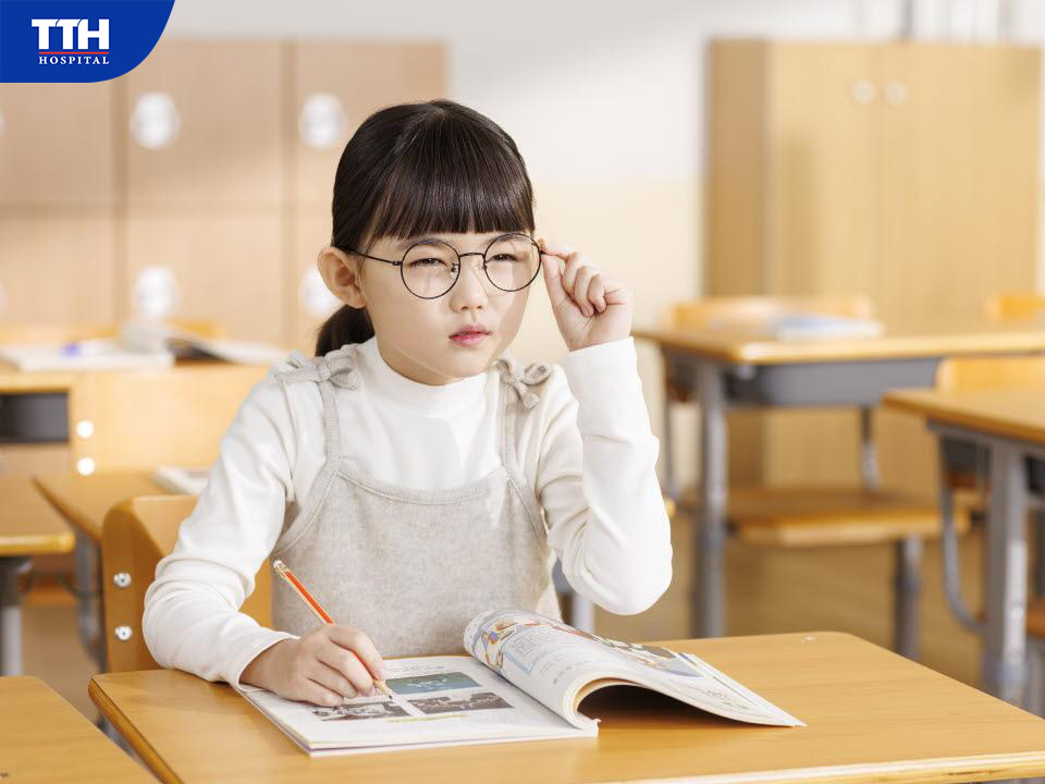5 dấu hiệu cảnh báo trẻ có thể đang gặp vấn đề về thị lực