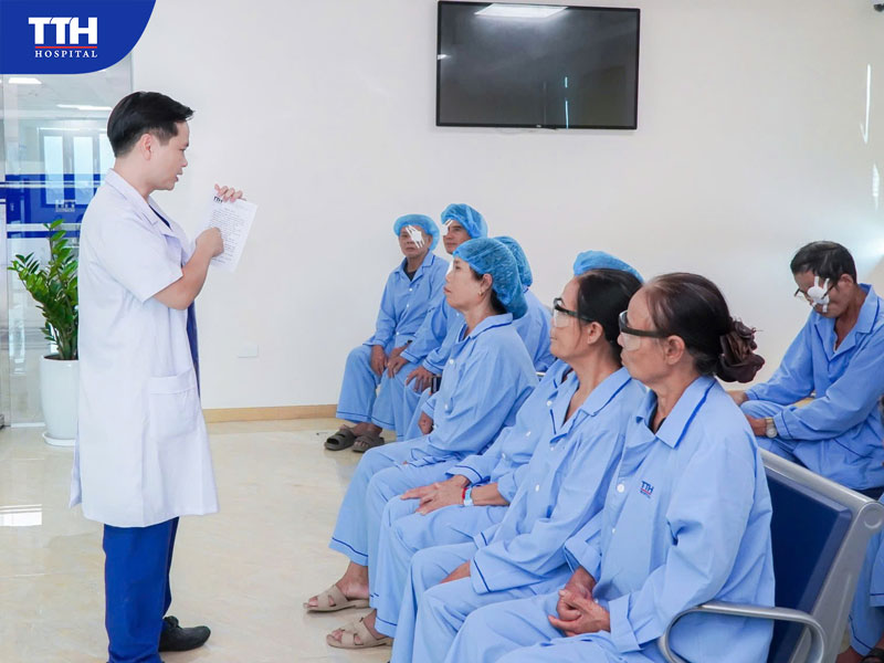 Ai nên thực hiện phẫu thuật Phaco?