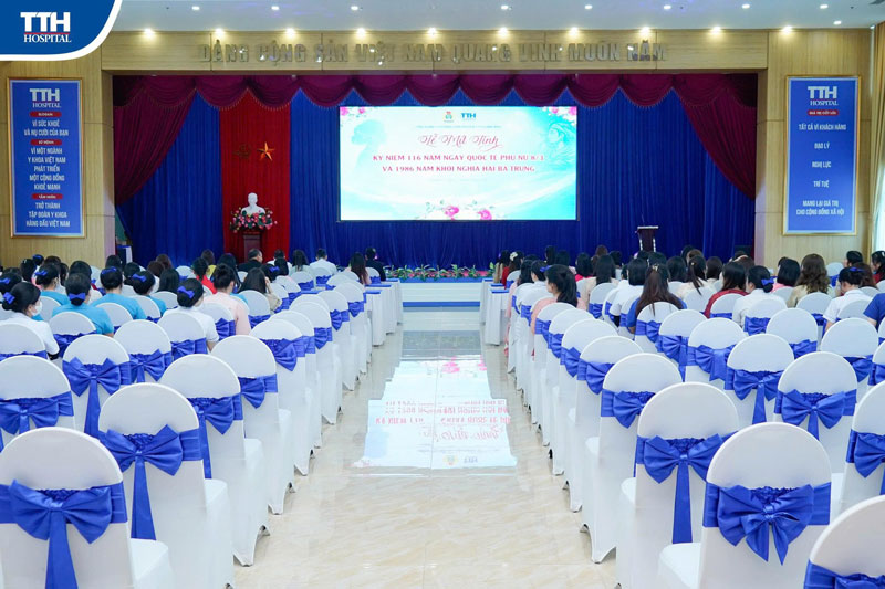 Chương trình không chỉ là dịp để tôn vinh những nữ cán bộ,