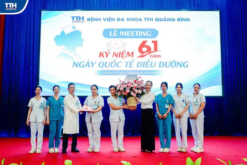 Lễ mít tinh kỷ niệm ngày Quốc tế điều dưỡng