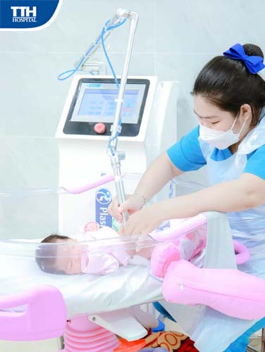 Nôi trẻ sơ sinh khoa Phụ Sản TTH Quảng Bình