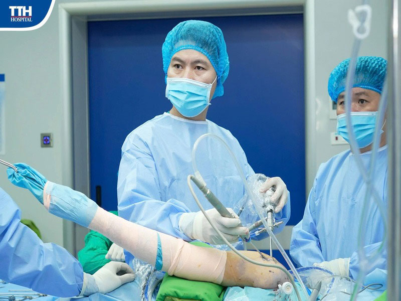 Phẫu thuật nội soi nối gân trên vai - giải pháp tối ưu trong điều trị tổn thương gân vai