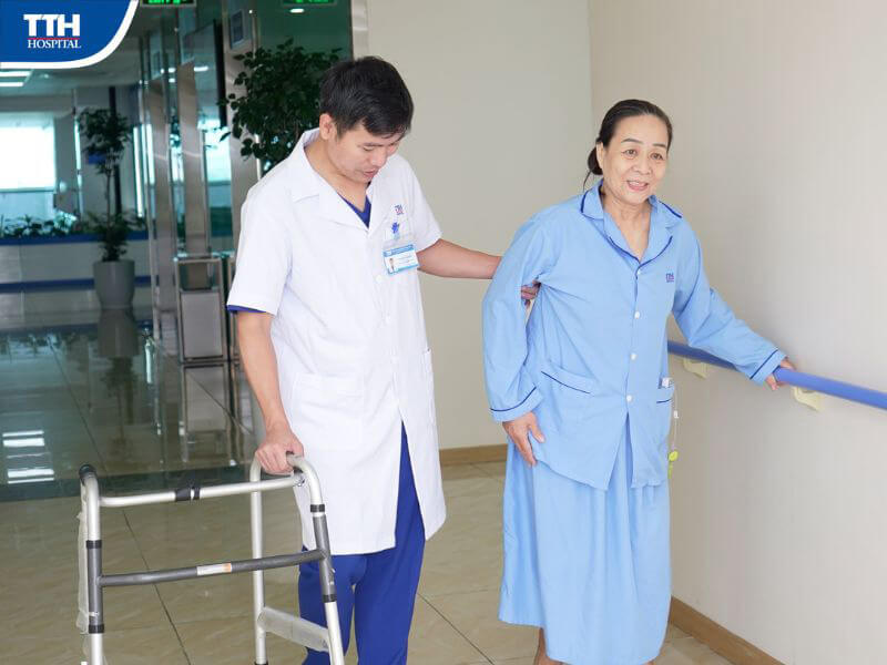 Thoái hóa khớp gối - Nỗi ám ảnh của tuổi xế chiều