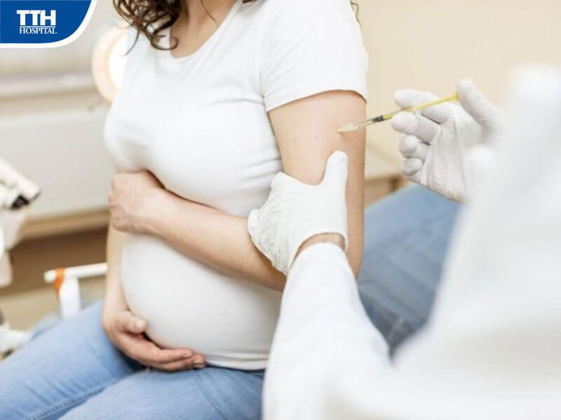 Tiêm vắc-xin tại Bệnh viện Đa khoa TTH Quảng Bình